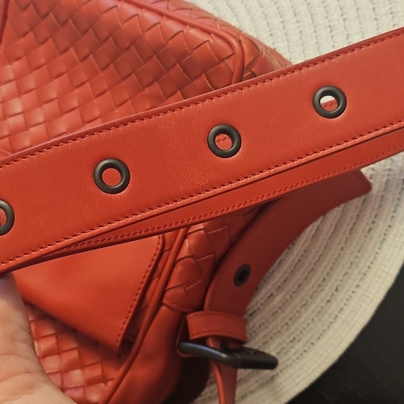Bottega Veneta Red Crossbody Leather Bag With Original Dustbag - Picture 11 of 13